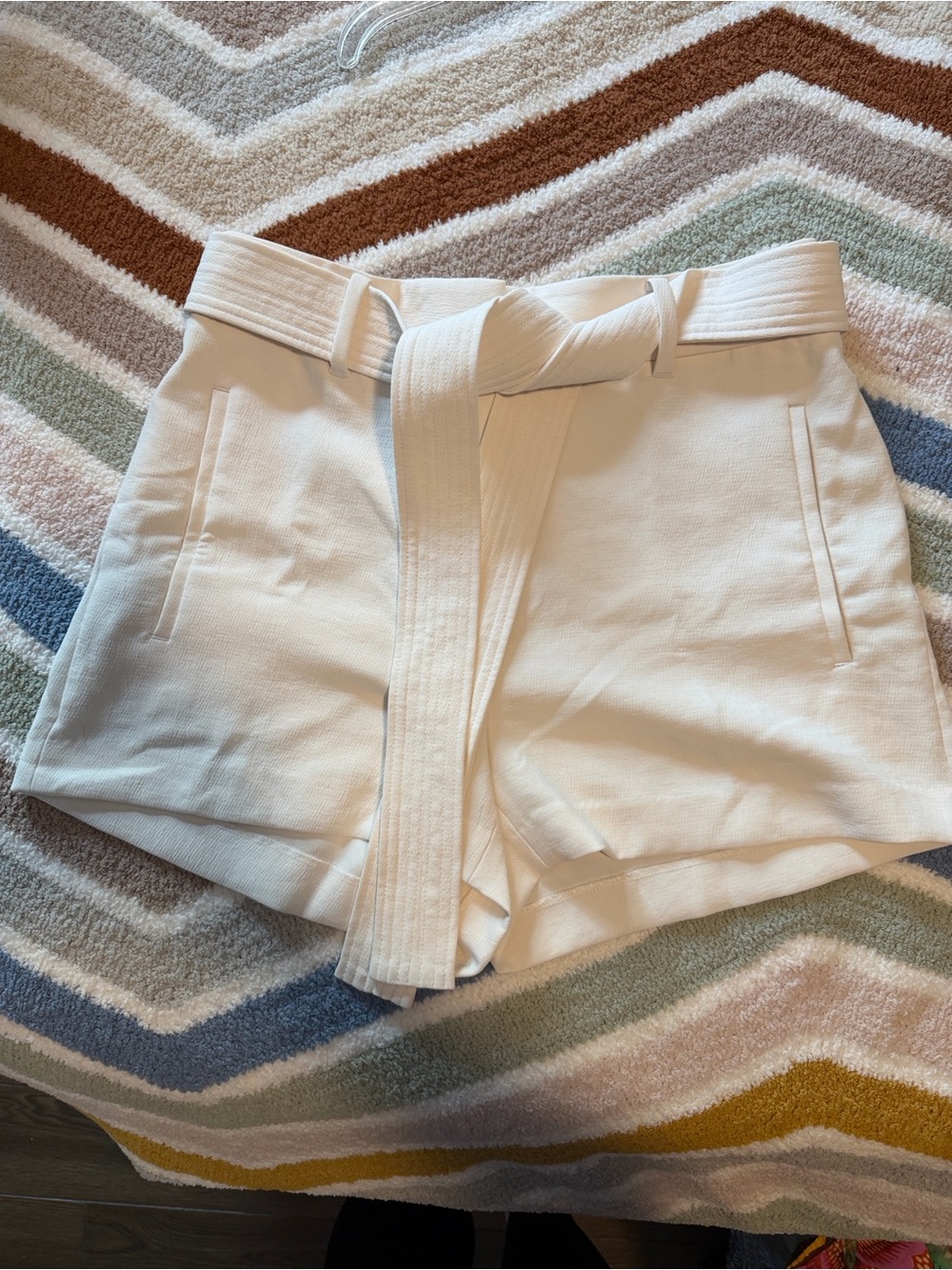 Aritzia Wilfred Cream High-Waist Tie-Belt Shorts